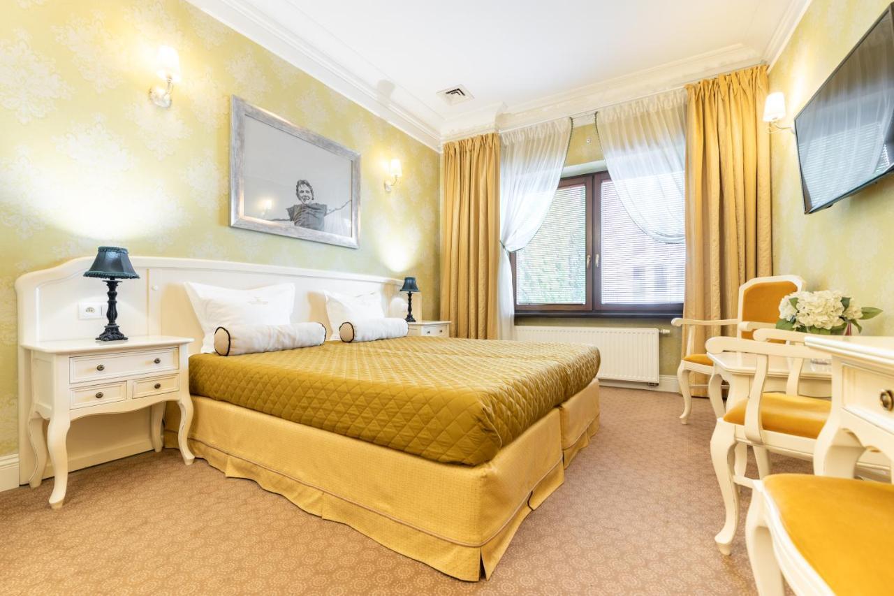 Sleepwalker Boutique Suites Breslavia Exterior foto